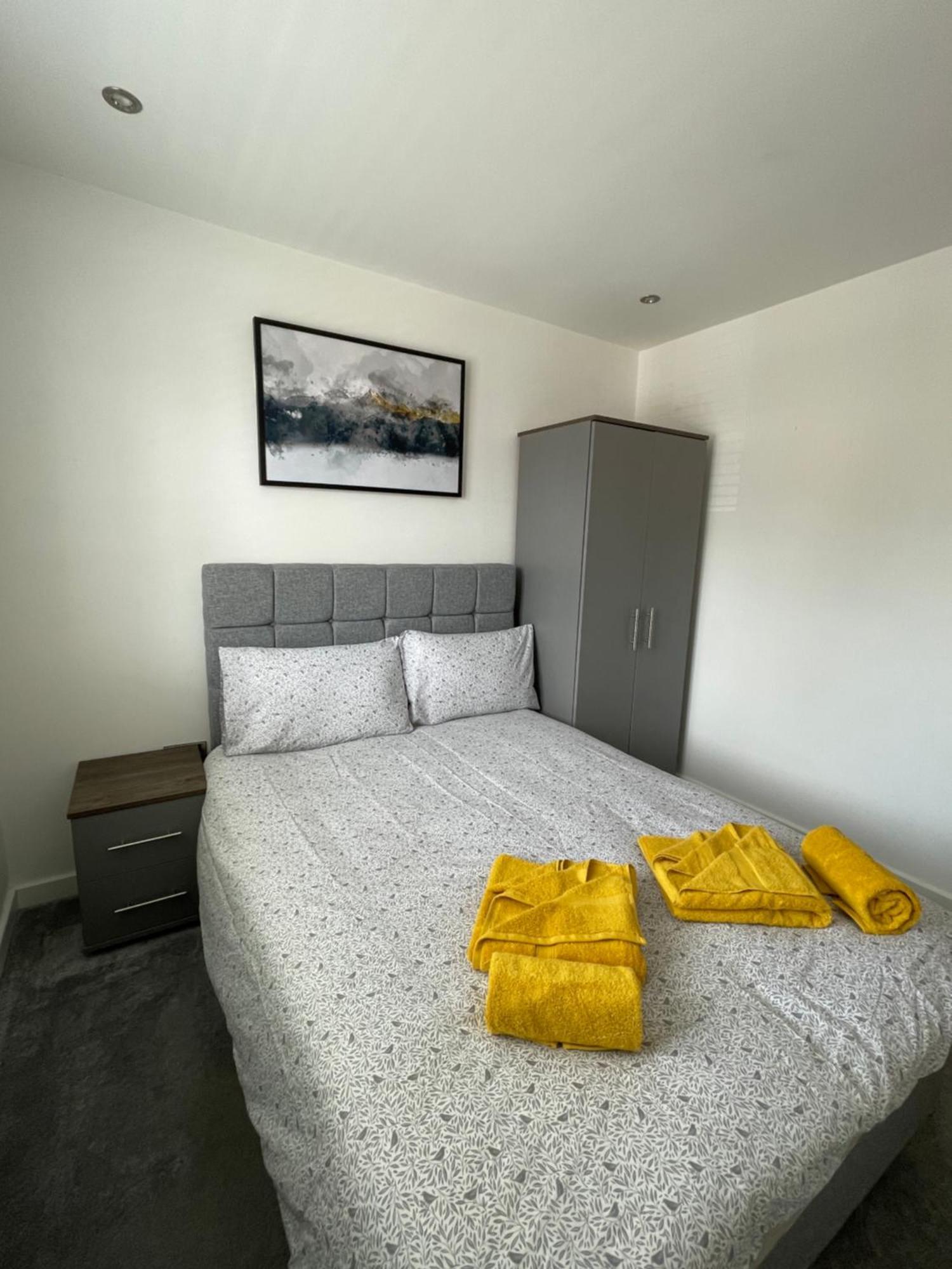 Stylish And Modern 2Br Apartment With Parking 谢菲尔德 外观 照片