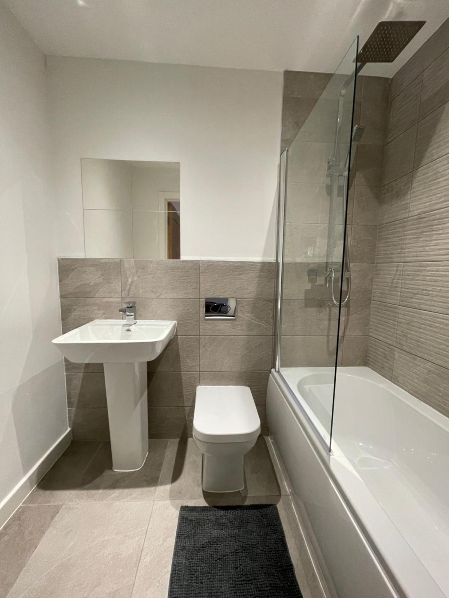 Stylish And Modern 2Br Apartment With Parking 谢菲尔德 外观 照片