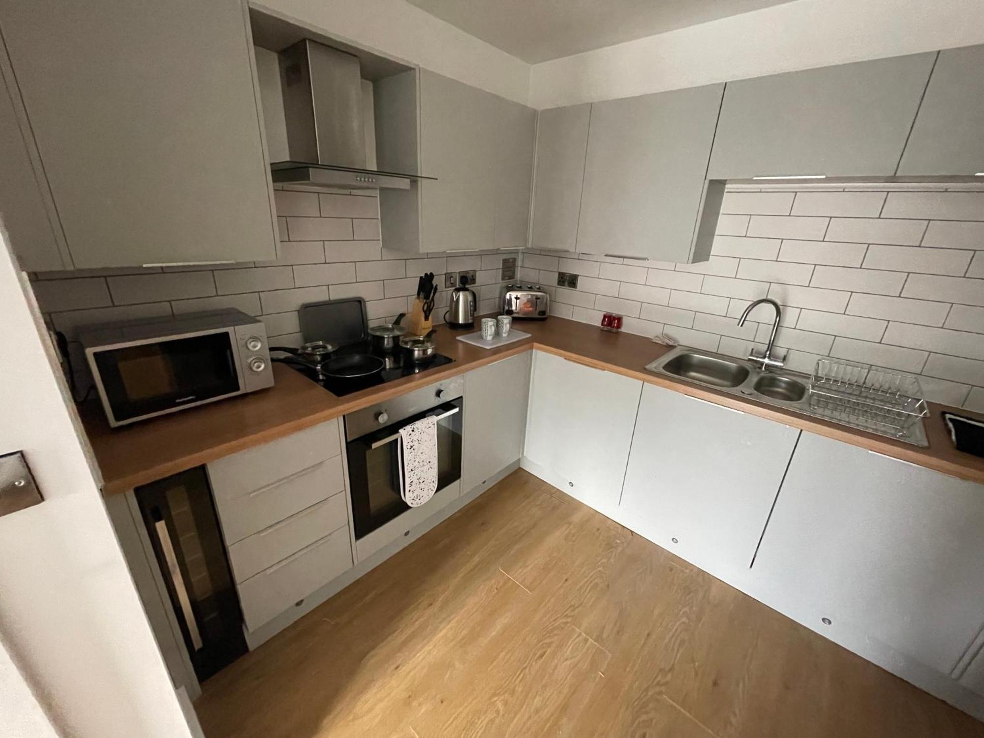 Stylish And Modern 2Br Apartment With Parking 谢菲尔德 外观 照片